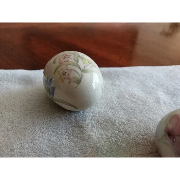 Vintage The Egg Lady Decorative Porcelain Eggs Floral Patterns Spring Easter - Picture 12 of 13